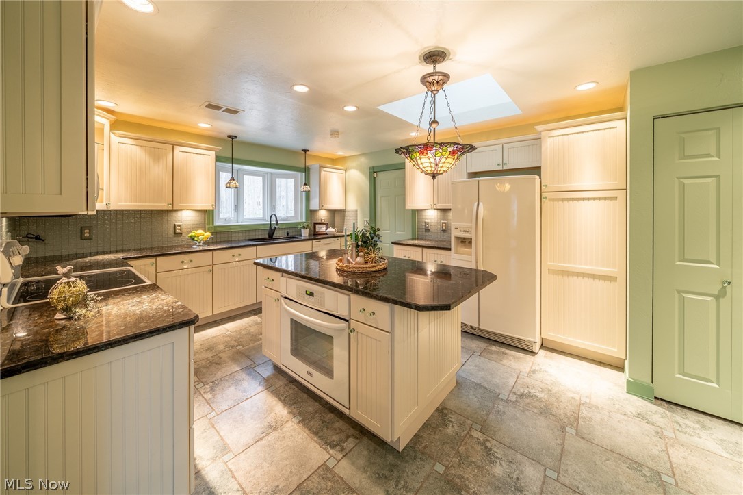 6864 Wilson Mills Road Mayfield Village OH 44040