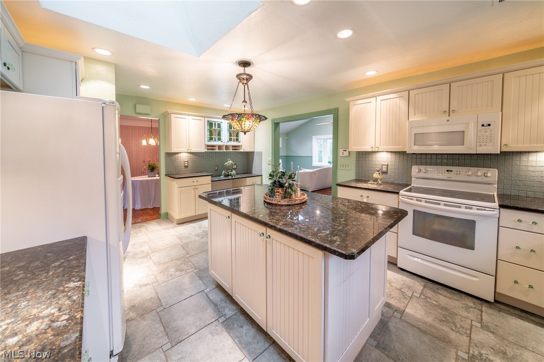 6864 Wilson Mills Road Mayfield Village OH 44040