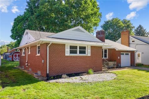 237 9th Street NW North Canton OH 44720