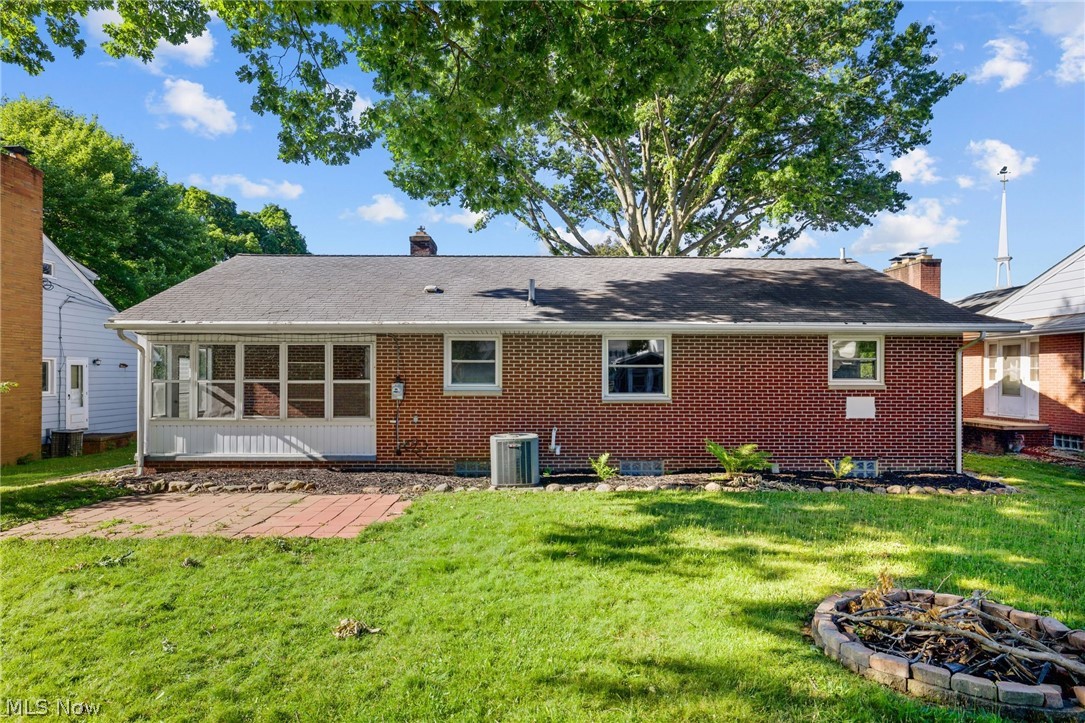237 9th Street NW North Canton OH 44720