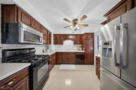 466 Colgate Avenue Elyria OH 44035