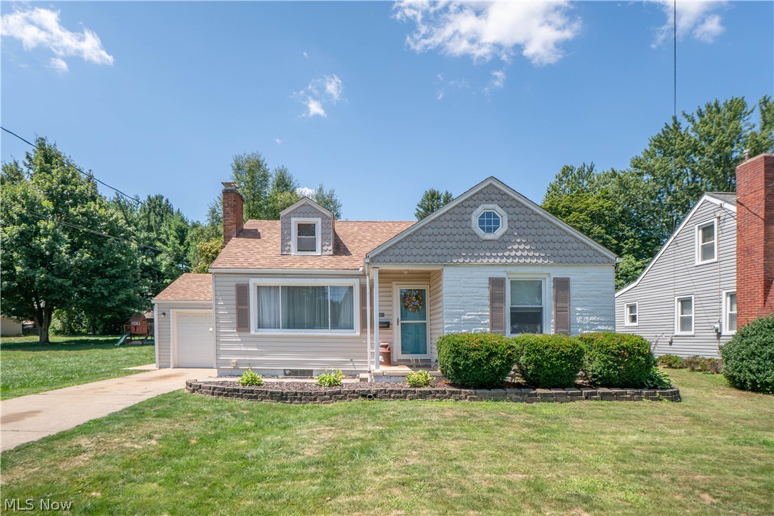1041 Orchard Avenue NE North Canton OH 44720
