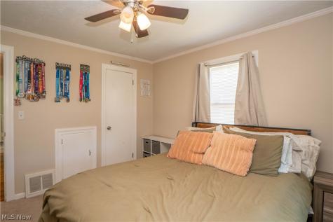 1041 Orchard Avenue NE North Canton OH 44720