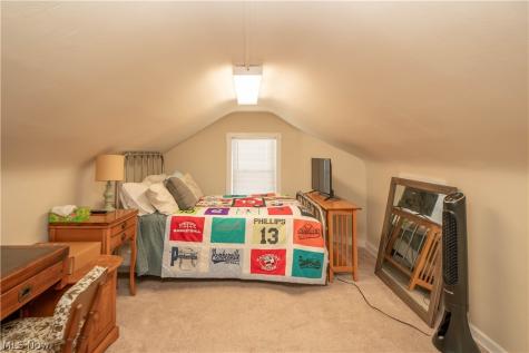 1041 Orchard Avenue NE North Canton OH 44720