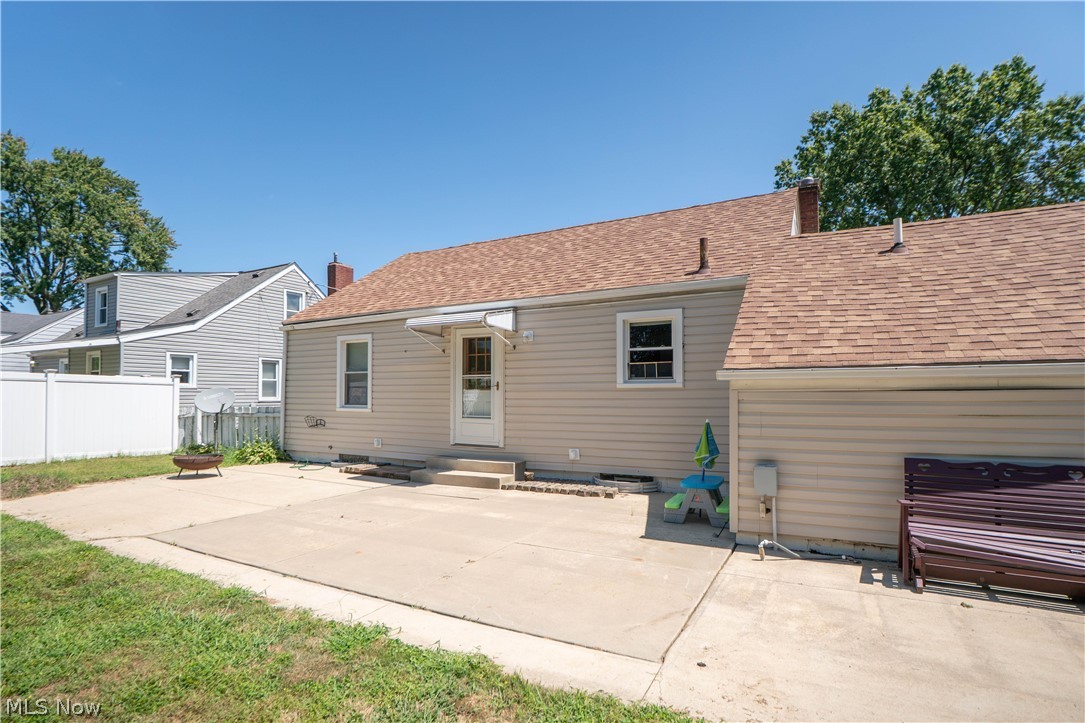 1041 Orchard Avenue NE North Canton OH 44720