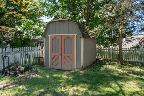 1041 Orchard Avenue NE North Canton OH 44720