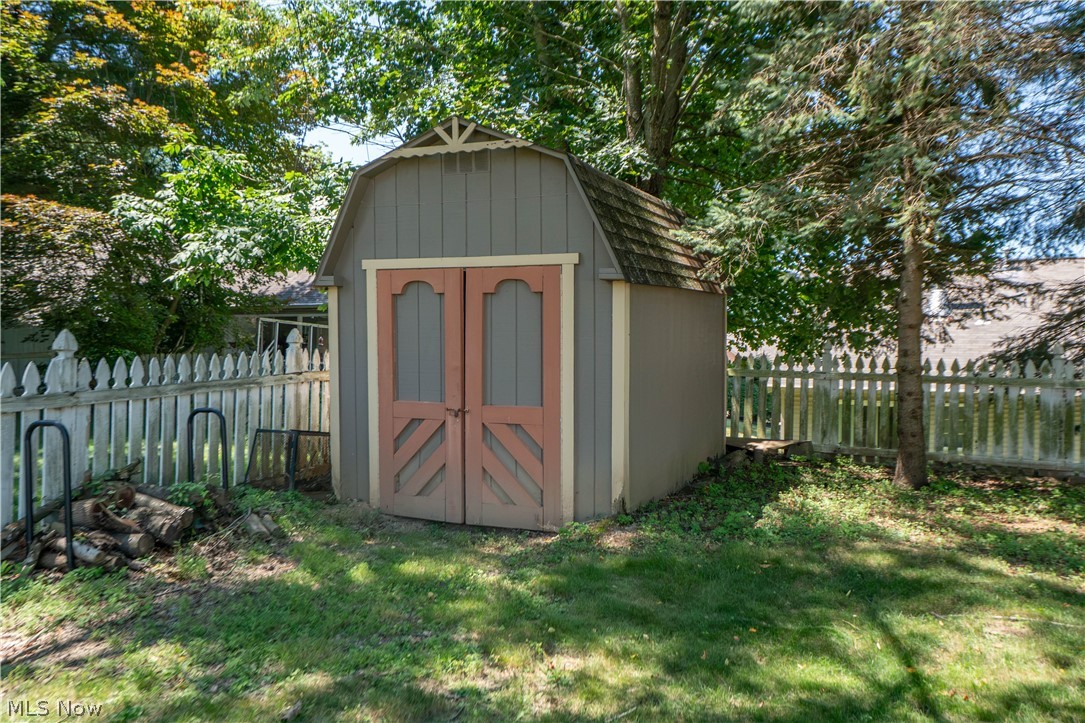 1041 Orchard Avenue NE North Canton OH 44720