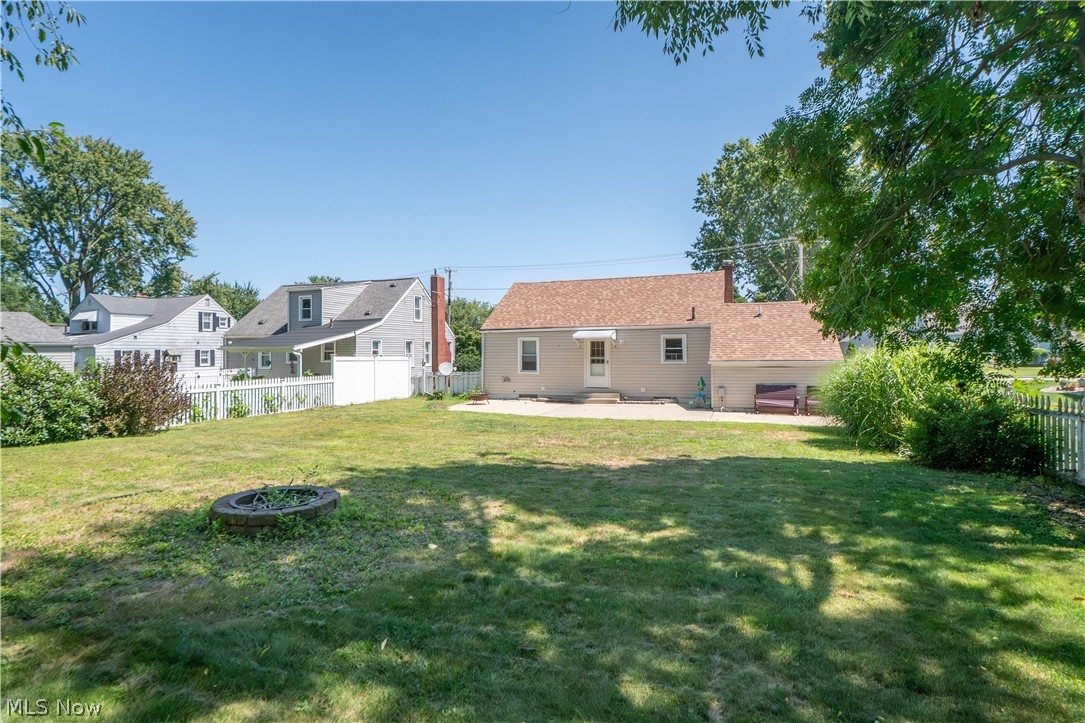 1041 Orchard Avenue NE North Canton OH 44720