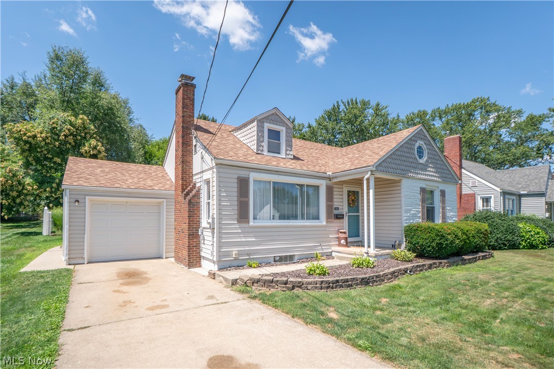 1041 Orchard Avenue NE North Canton OH 44720