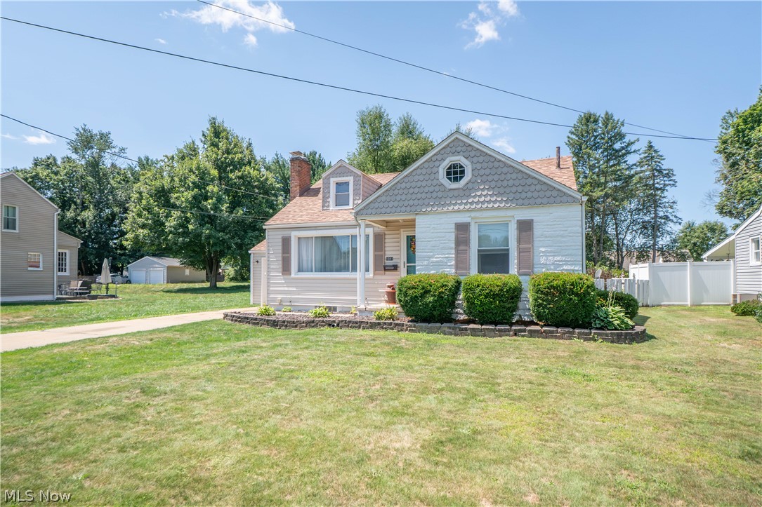 1041 Orchard Avenue NE North Canton OH 44720