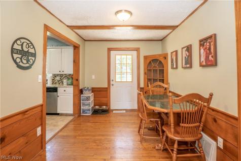 1041 Orchard Avenue NE North Canton OH 44720