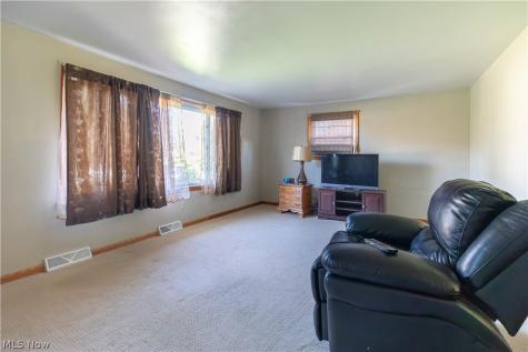 6392 15th Street NE East Canton OH 44730
