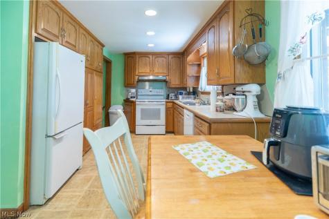 6392 15th Street NE East Canton OH 44730