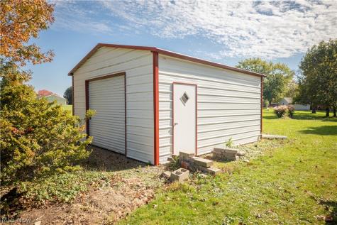 6392 15th Street NE East Canton OH 44730