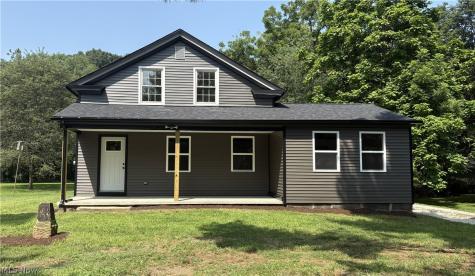 8227 Blade Road NW Malvern OH 44644