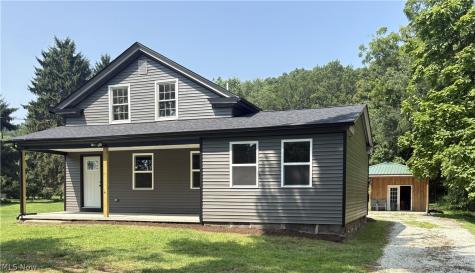 8227 Blade Road NW Malvern OH 44644