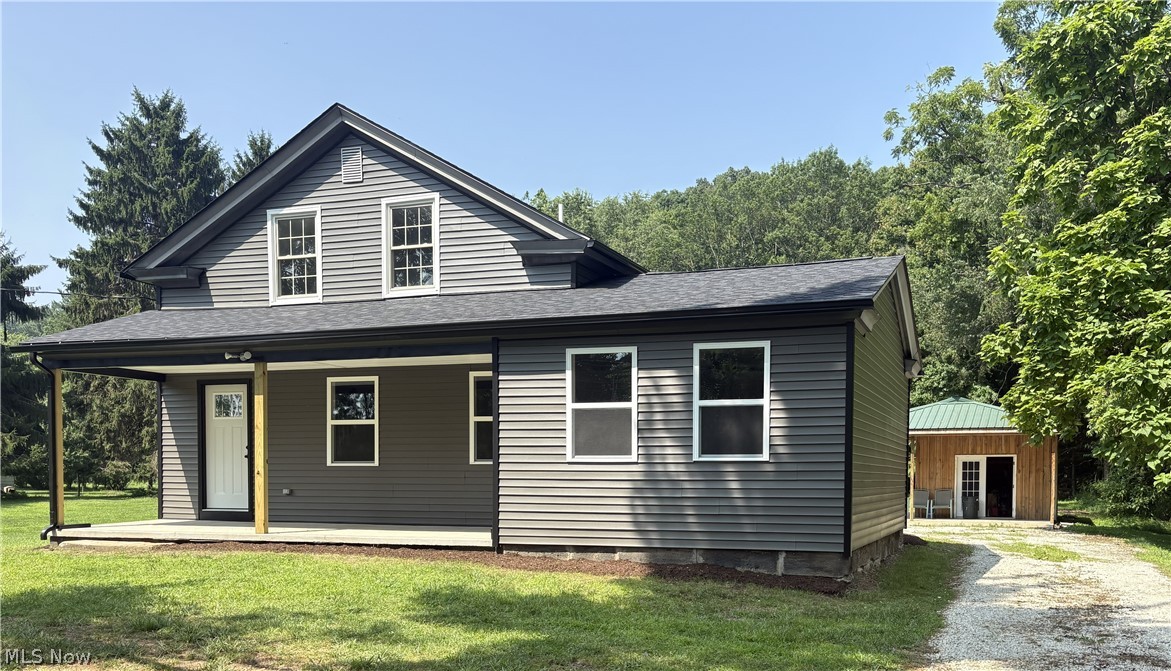8227 Blade Road NW Malvern OH 44644