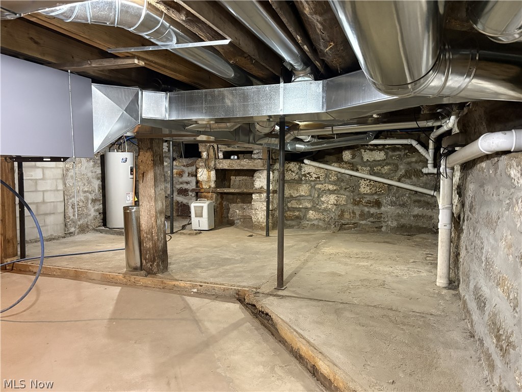 8227 Blade Road NW Malvern OH 44644
