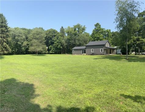 8227 Blade Road NW Malvern OH 44644