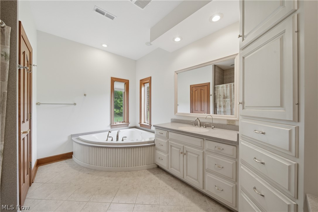 6223 Mccann Road East Rochester OH 44625