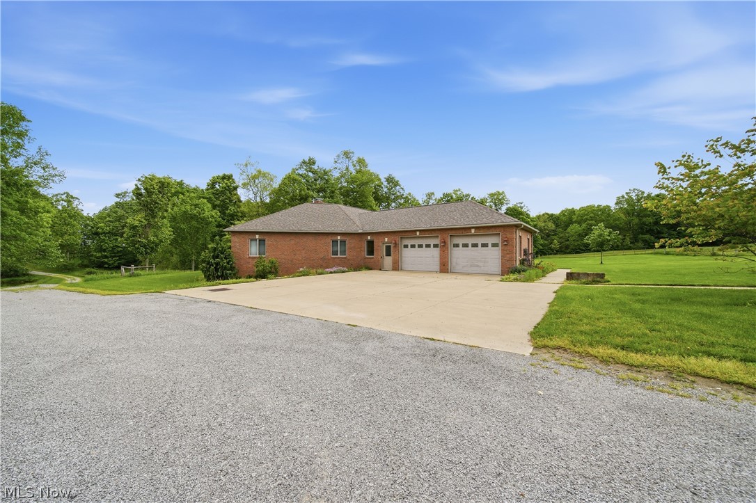 6223 Mccann Road East Rochester OH 44625