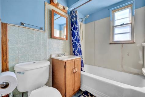 2911 North Avenue Parma OH 44134