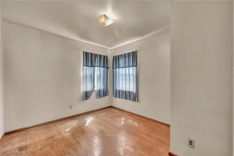 2911 North Avenue Parma OH 44134