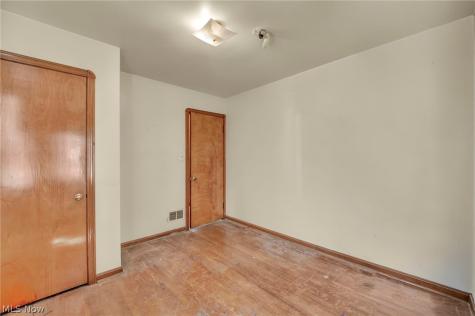2911 North Avenue Parma OH 44134