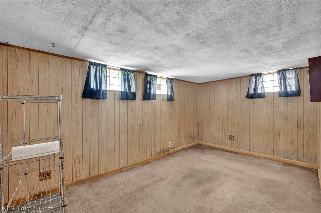 2911 North Avenue Parma OH 44134