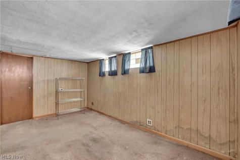 2911 North Avenue Parma OH 44134