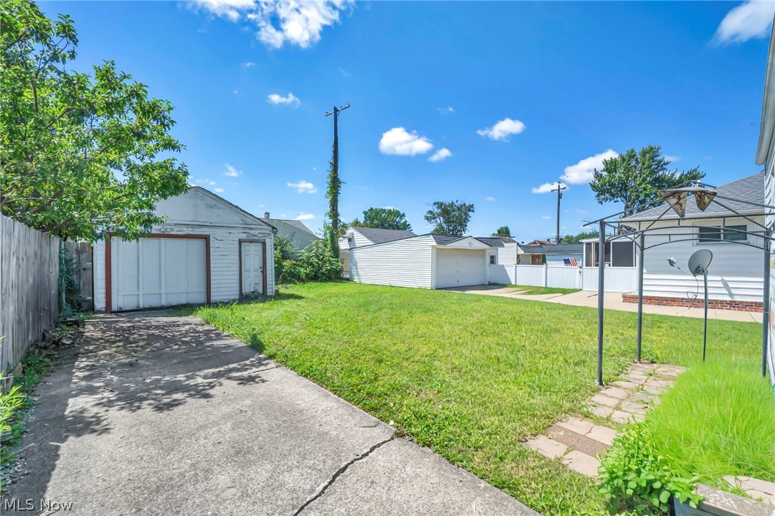 2911 North Avenue Parma OH 44134