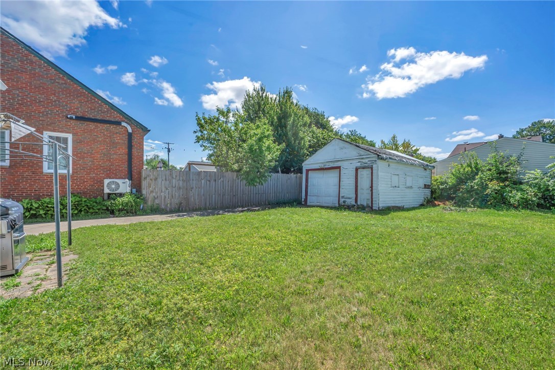2911 North Avenue Parma OH 44134