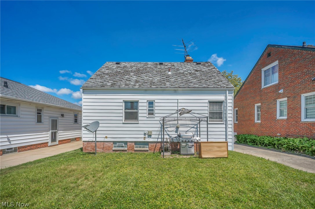 2911 North Avenue Parma OH 44134
