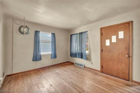 2911 North Avenue Parma OH 44134