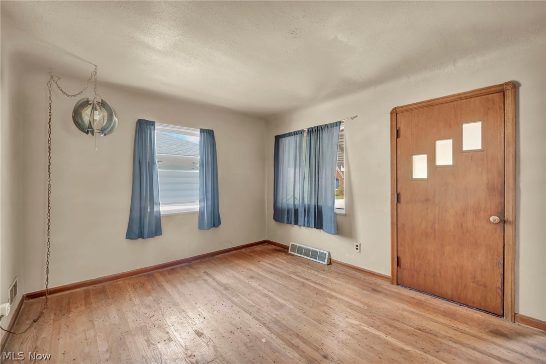 2911 North Avenue Parma OH 44134