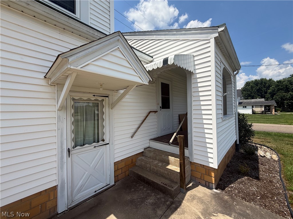9308 Maple Avenue SE East Sparta OH 44626