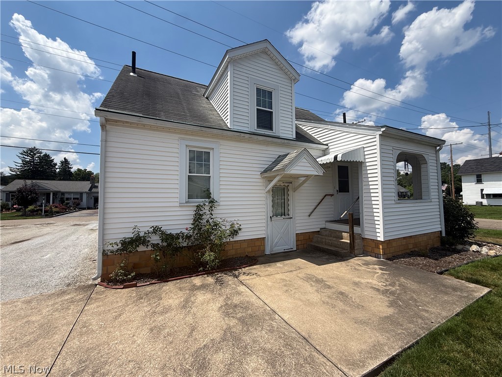9308 Maple Avenue SE East Sparta OH 44626