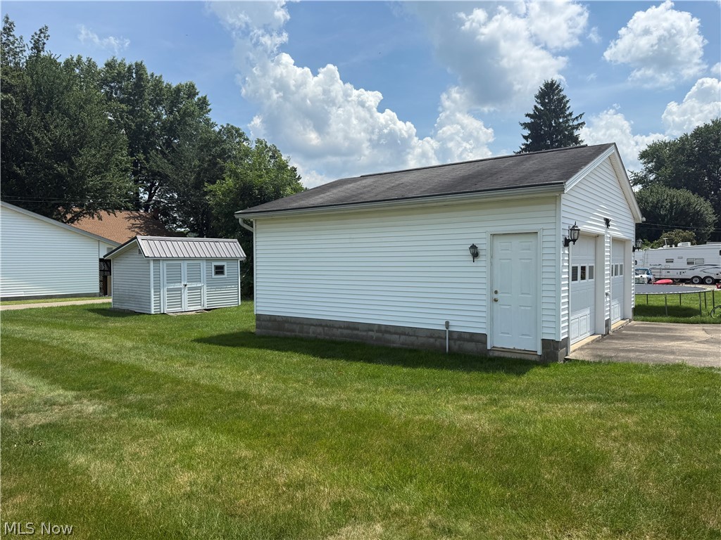 9308 Maple Avenue SE East Sparta OH 44626