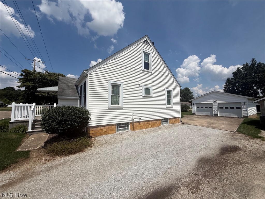 9308 Maple Avenue SE East Sparta OH 44626