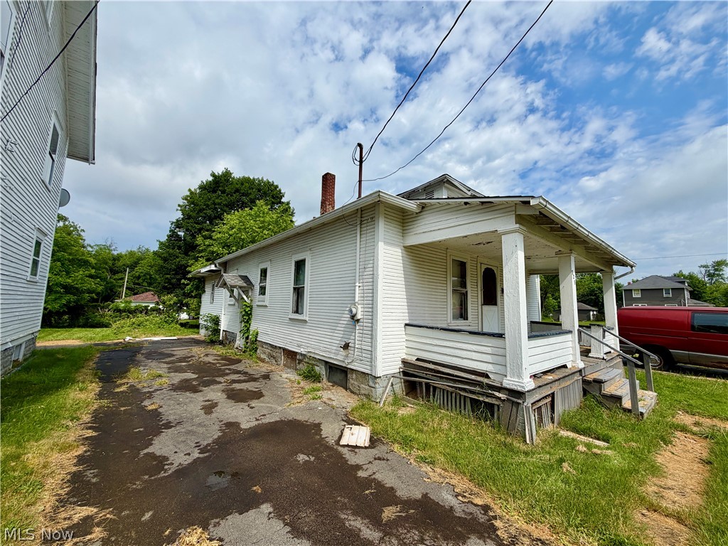 828 Miami Street Youngstown OH 44505