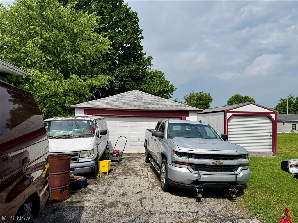 828 Miami Street Youngstown OH 44505
