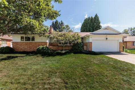 22015 Cottonwood Drive Rocky River OH 44116
