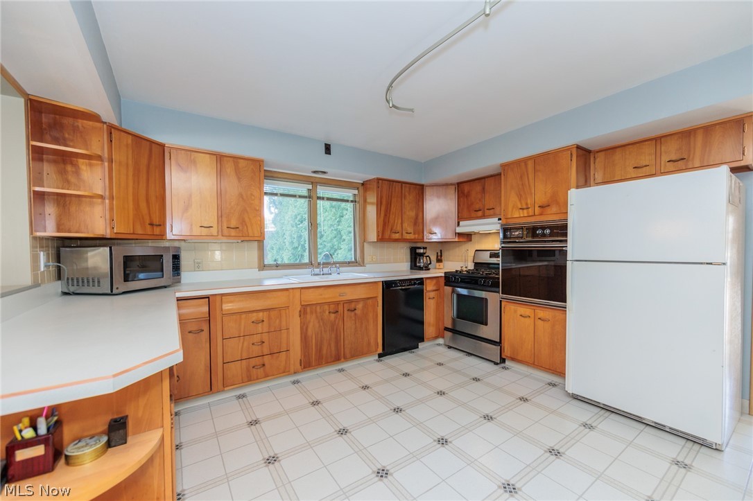 22015 Cottonwood Drive Rocky River OH 44116