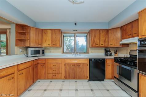 22015 Cottonwood Drive Rocky River OH 44116