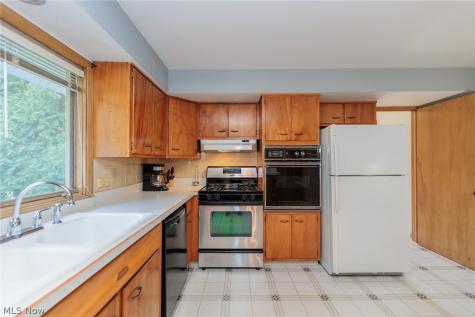 22015 Cottonwood Drive Rocky River OH 44116
