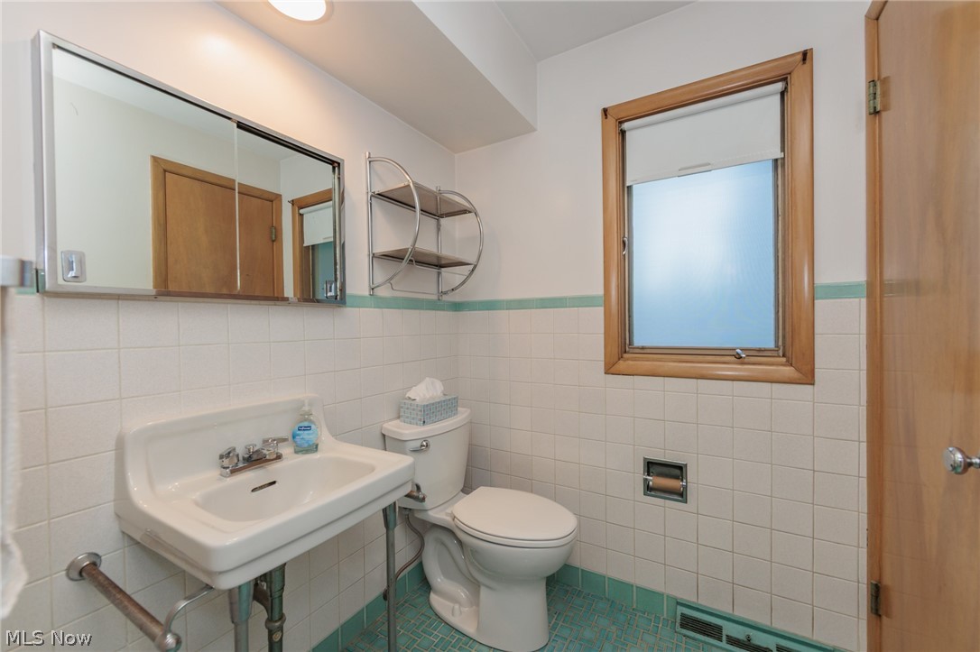 22015 Cottonwood Drive Rocky River OH 44116