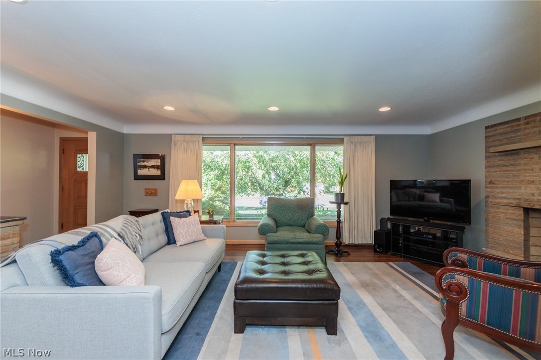22015 Cottonwood Drive Rocky River OH 44116