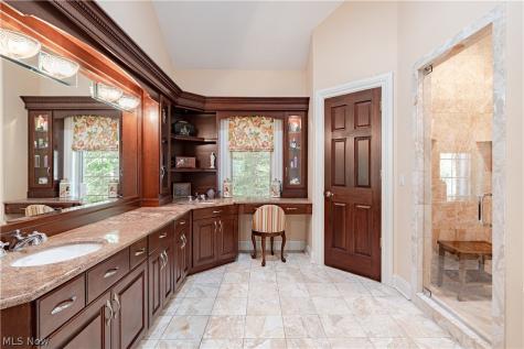 2140 County Line Road Gates Mills OH 44040