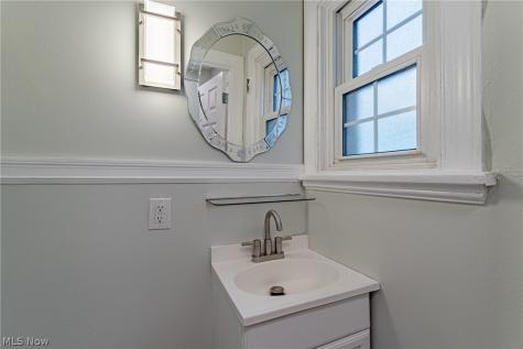16724 Scottsdale Boulevard Shaker Heights OH 44120