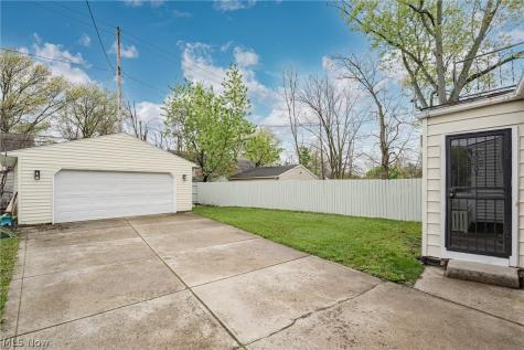 16724 Scottsdale Boulevard Shaker Heights OH 44120